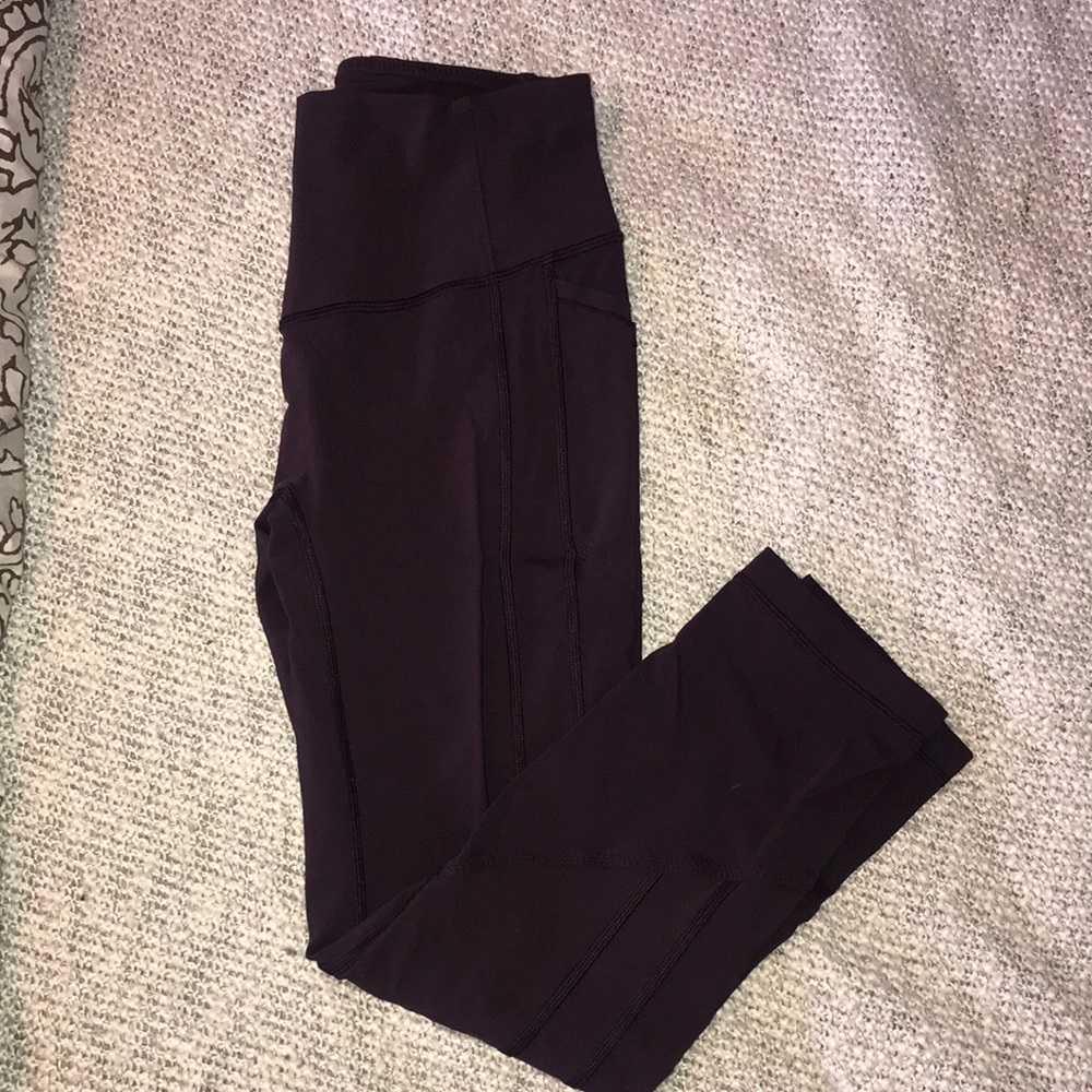 Lululemon crop legging. Pockets included